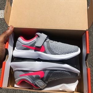 Brand new Nike Revolution 4